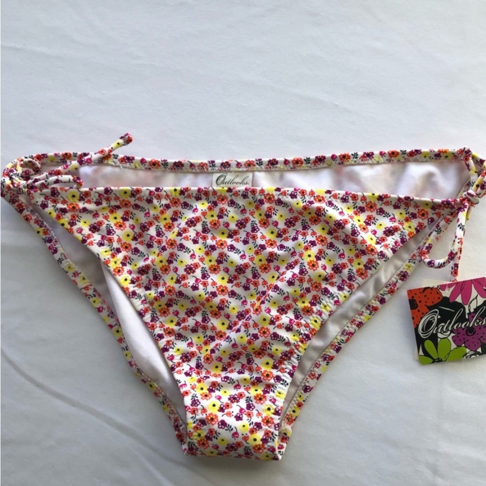 NWT Bathing Suits Outlooks Women’s Swimsuit Top Bottoms Floral Print Size XL - Picture 7 of 17